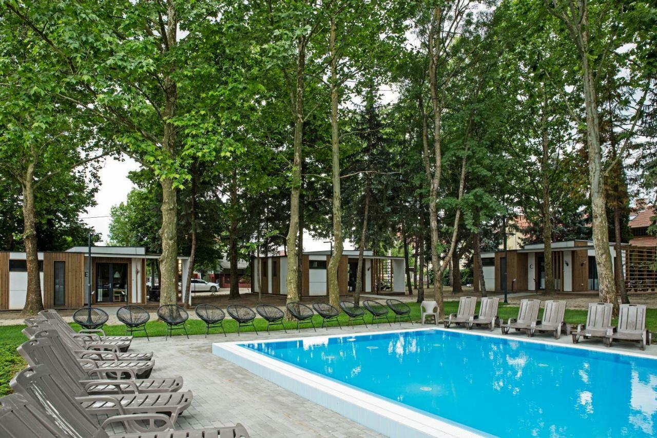 Barack Thermal & Natura Apartments ทิสซาเคชเค ภายนอก รูปภาพ